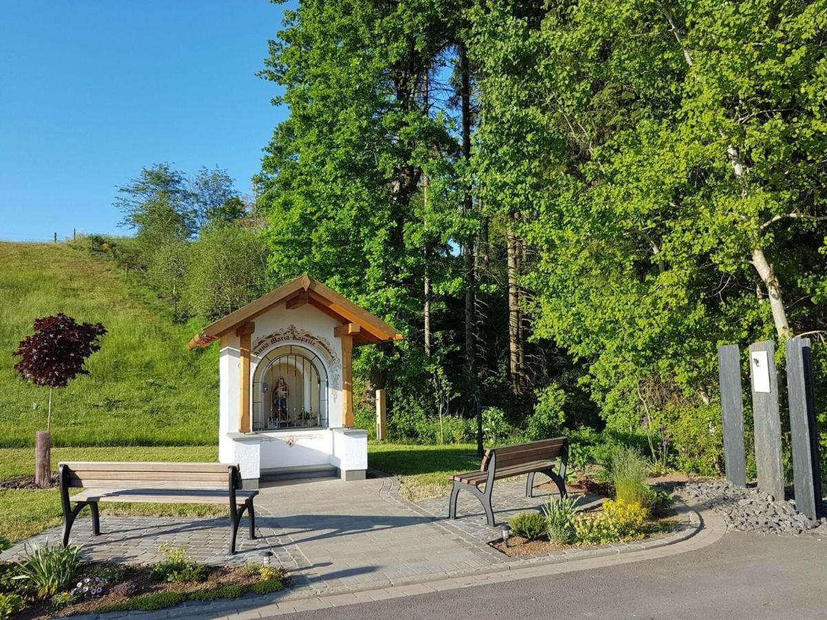 Apartment With Garden In A Wooded Setting Auw bei Prum Zewnętrze zdjęcie